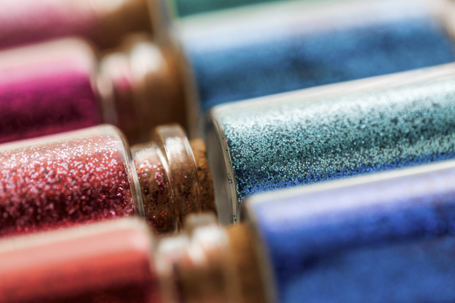 Barwniki do makijażu permanentnego – jak wybrać pigmenty dobrej jakości?